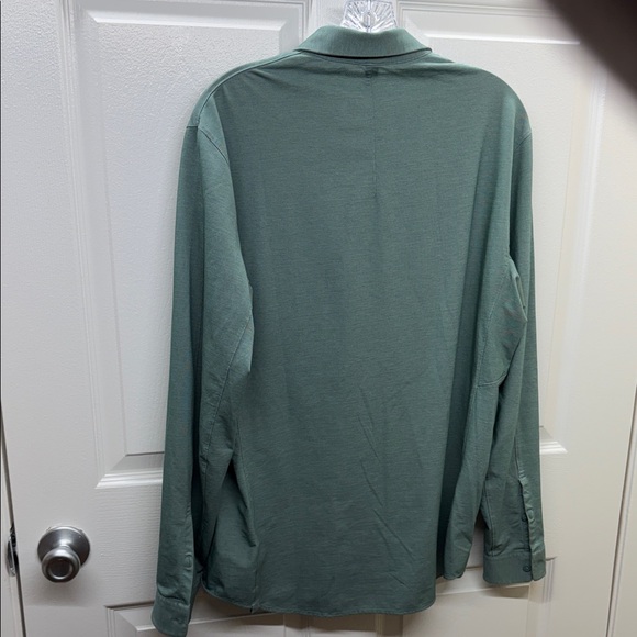 Lululemon commission Casual Men's Button Down Shirt in Sage Green - Picture 6 of 9